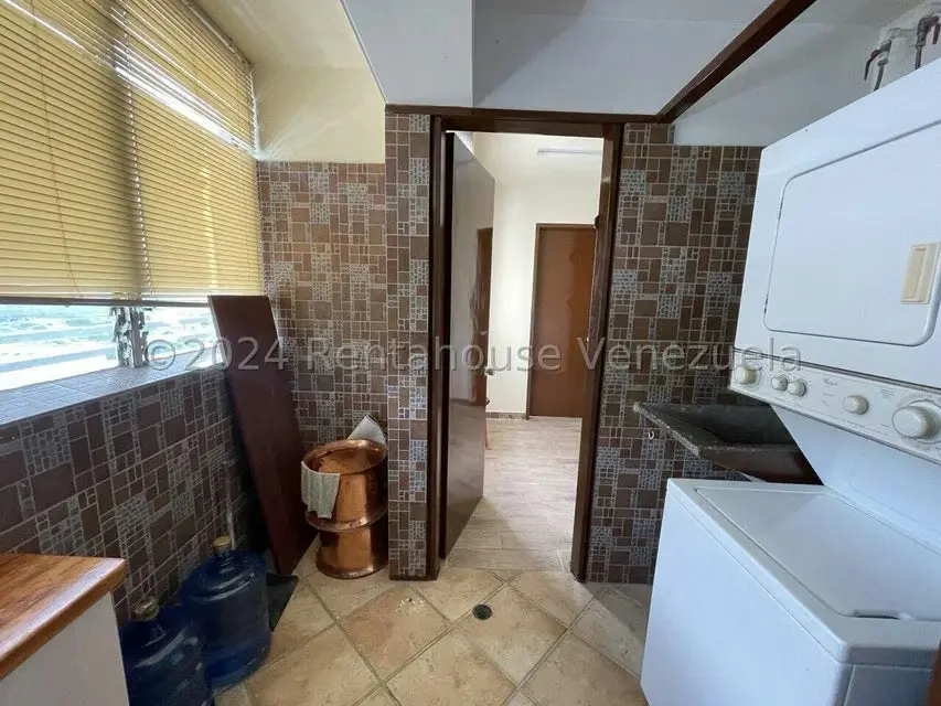 Apartamento (Duplex) en Venta en Colinas de Bello Monte, Distrito Metropolitano - 25