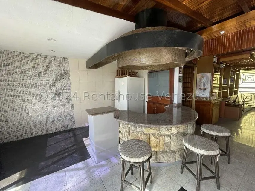 Apartamento (Duplex) en Venta en Colinas de Bello Monte, Distrito Metropolitano - 32