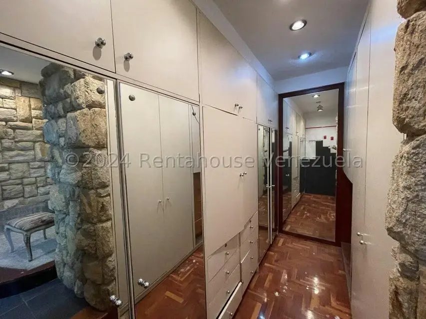 Apartamento (Duplex) en Venta en Colinas de Bello Monte, Distrito Metropolitano - 9