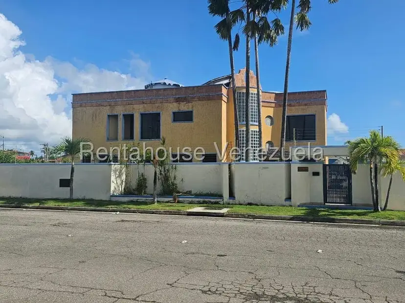 Casa (Casas de Playa) en Venta en Puerto Encantado, Miranda