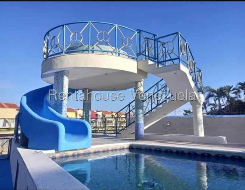 Casa (Casas de Playa) en Venta en Puerto Encantado, Miranda - 3