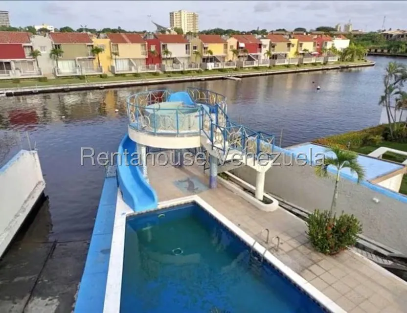 Casa (Casas de Playa) en Venta en Puerto Encantado, Miranda - 4