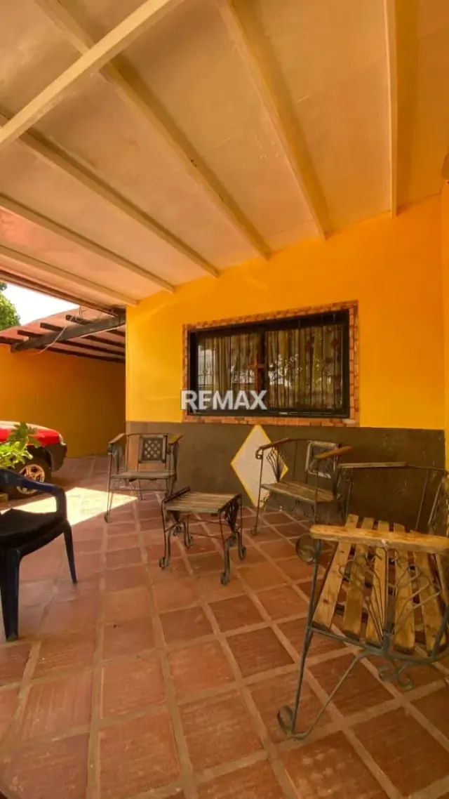 CASA EN VENTA DE OPORTUNIDAD EN ALTOS DEL SOL AMADA III - 2