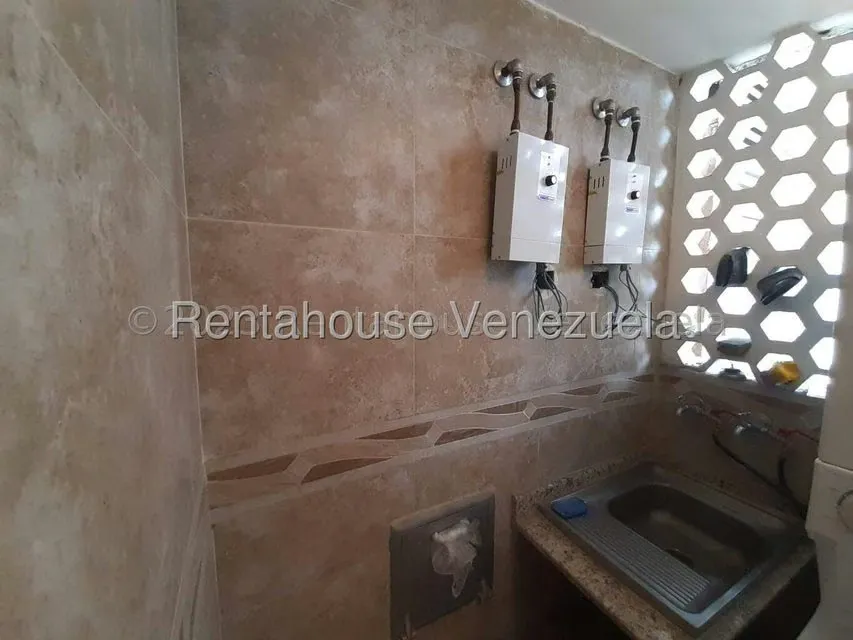 Apartamento (1 Nivel) en Alquiler en Colinas de La California, Distrito Metropolitano - 22