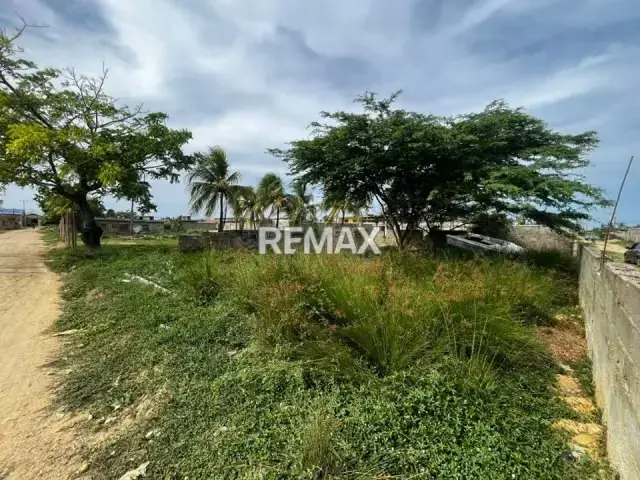 VENDE TERRENO DE 280 M2 EN EL KILOMETRO 3 DEL SECTOR VIA LAS LAPAS, TUCACAS