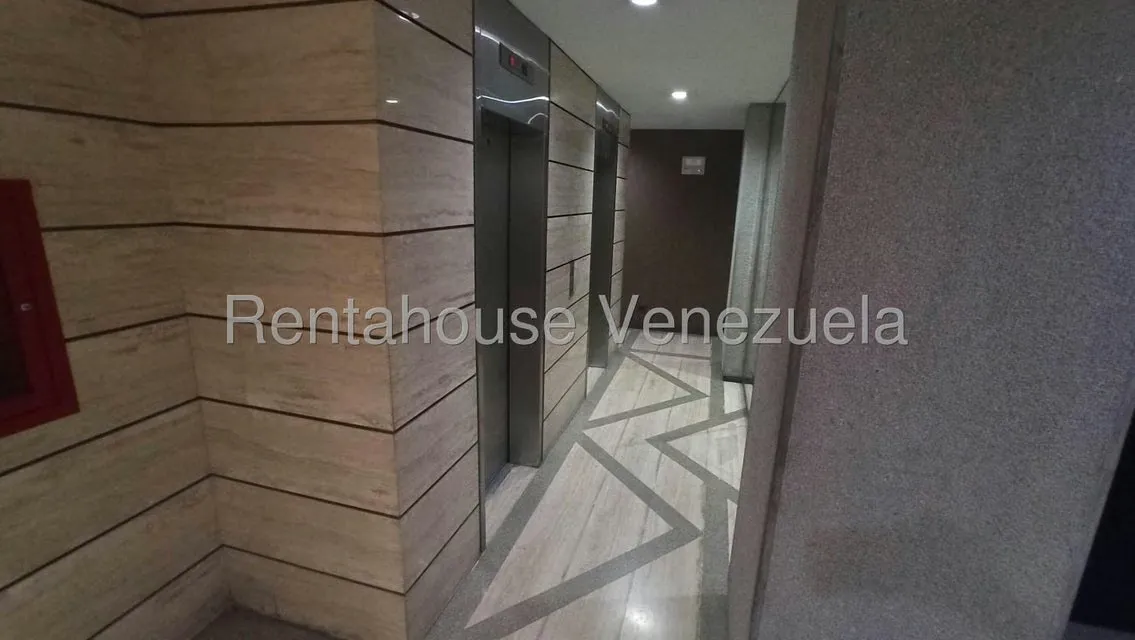 Apartamento (1 Nivel) en Alquiler en Campo Alegre, Distrito Metropolitano - 3