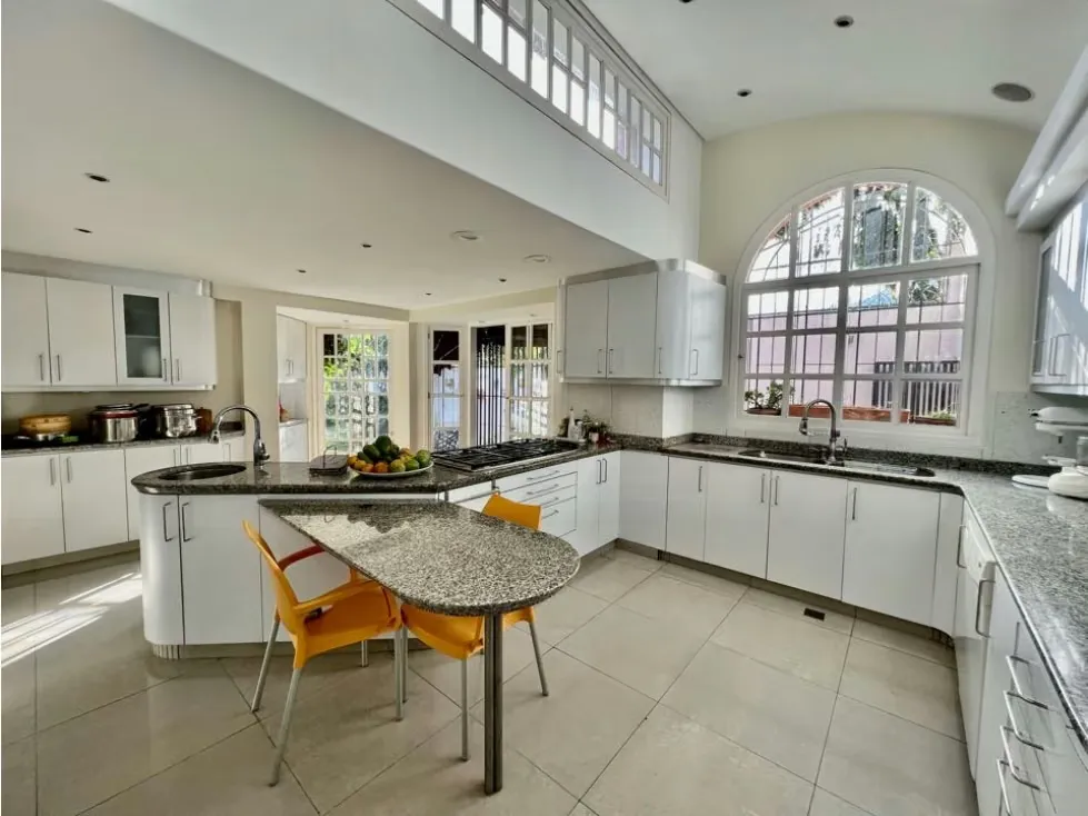 Se vende casa 812m2 4h+2s+anexo/8p/10b Los Chorros - 30