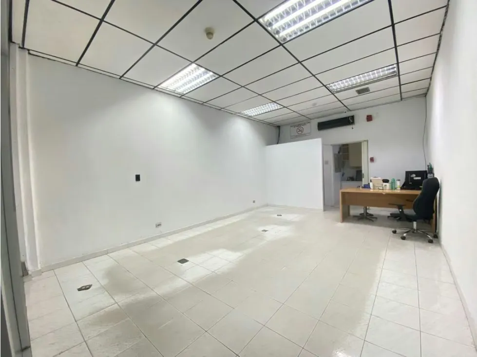 Alquiler de oficina en el C.C.Propatria 400$ - 11