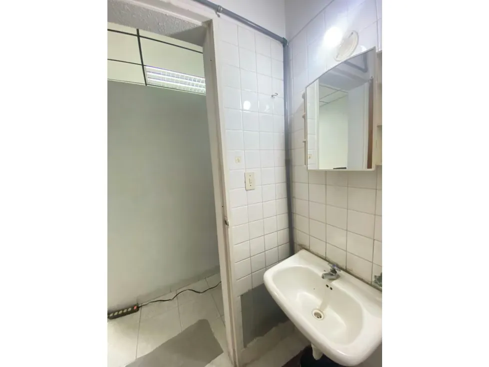 Alquiler de oficina en el C.C.Propatria 400$ - 9