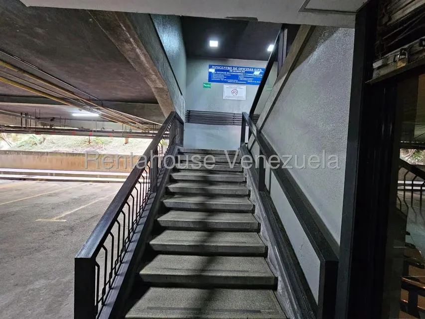 Local Comercial en Alquiler en Las Salias, Miranda - 27