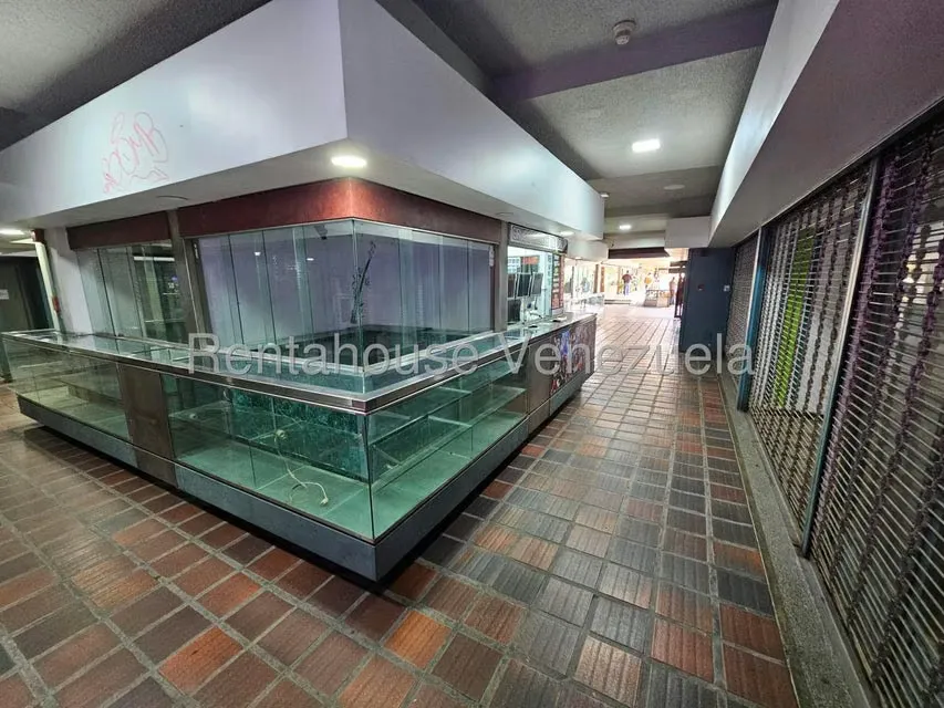Local Comercial en Alquiler en Las Salias, Miranda - 33