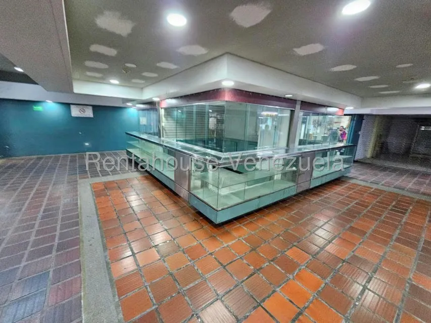 Local Comercial en Alquiler en Las Salias, Miranda - 35