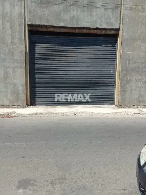 En Alquiler Galpon Comercial Calle Sucre del Centro de Punto Fijo