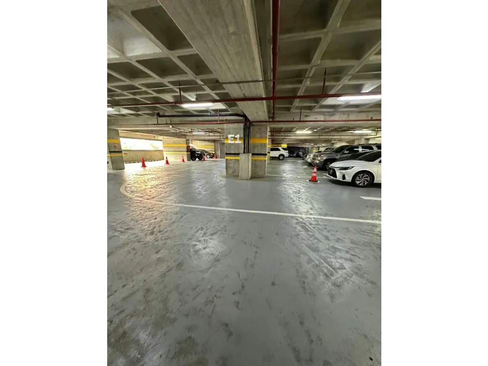 Oficina en venta 1450m², Torre 302, Av. Orinoco - 15