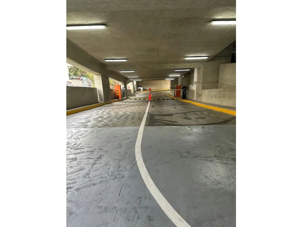 Oficina en venta 1450m², Torre 302, Av. Orinoco - 17