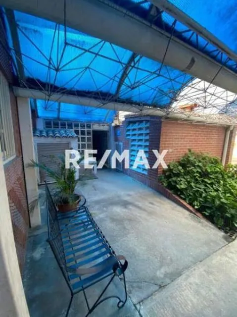 Edificacion Comercial o Profesional en Bejuma- Carabobo + Local