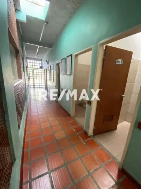 Edificacion Comercial o Profesional en Bejuma- Carabobo + Local - 3