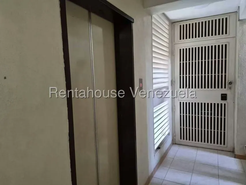 Apartamento (1 Nivel) en Venta en Santa Paula, Distrito Metropolitano - 2