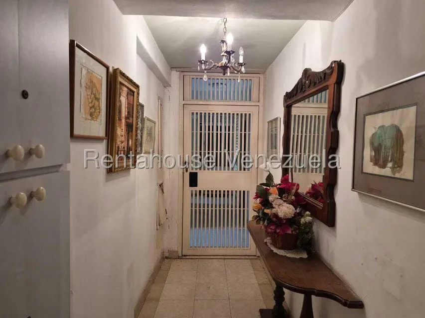 Apartamento (1 Nivel) en Venta en Santa Paula, Distrito Metropolitano - 3
