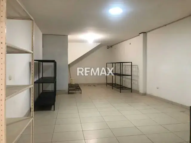 En alquiler local para depósito
