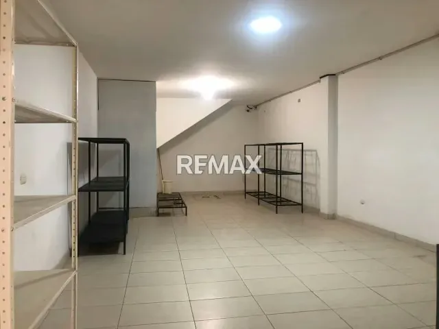 En alquiler local para depósito