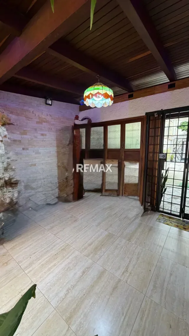 Aparto Quinta en venta Urb Prebo calle abierta cerca del CC shopping semi remodelada - 4