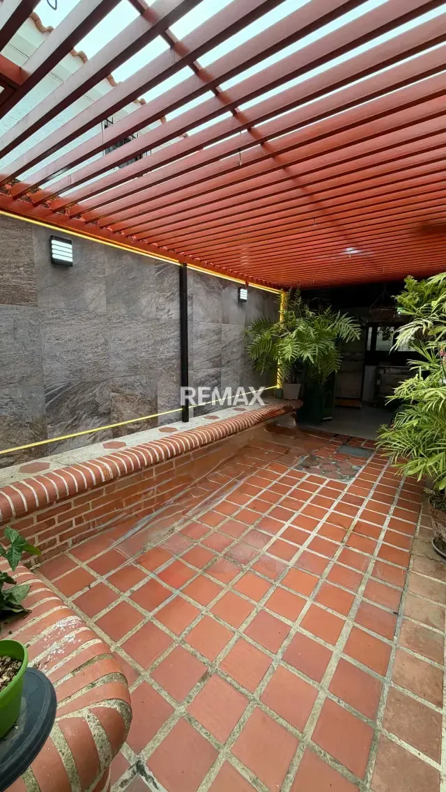 Aparto Quinta en venta Urb Prebo calle abierta cerca del CC shopping semi remodelada - 6