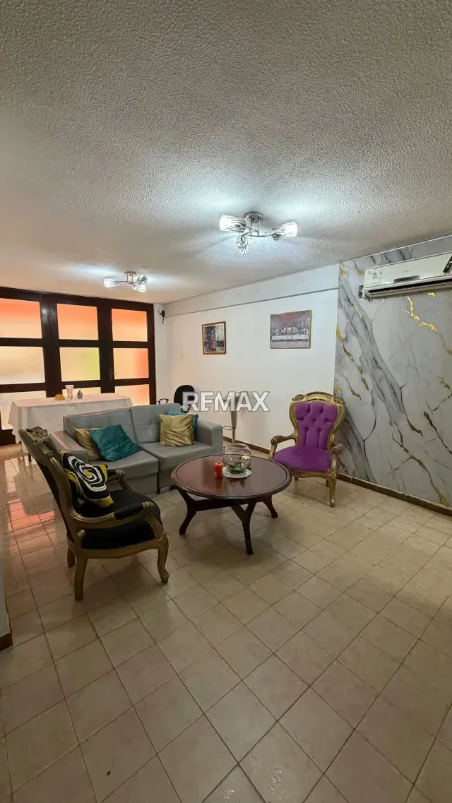 Aparto Quinta en venta Urb Prebo calle abierta cerca del CC shopping semi remodelada - 10