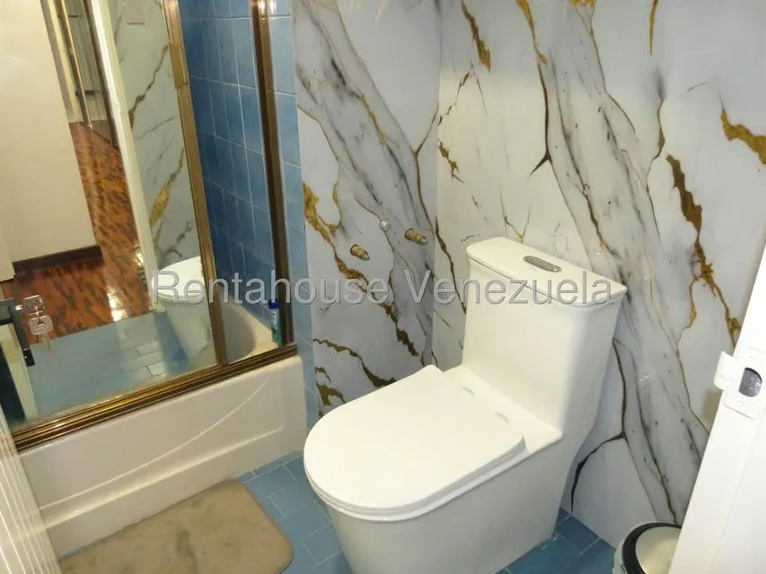 Apartamento (1 Nivel) en Venta en Los Dos Caminos, Distrito Metropolitano - 22