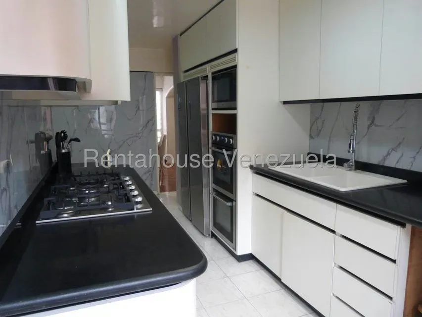 Apartamento (1 Nivel) en Venta en Los Dos Caminos, Distrito Metropolitano - 31