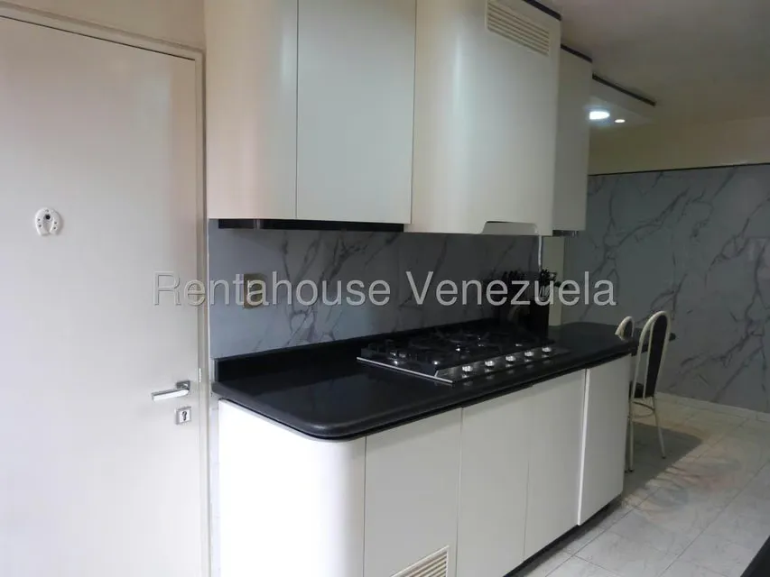 Apartamento (1 Nivel) en Venta en Los Dos Caminos, Distrito Metropolitano - 33