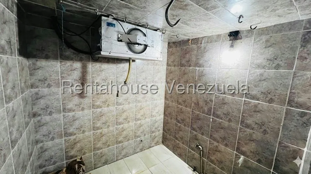 Local Comercial en Alquiler en Piñonal, Aragua - 12