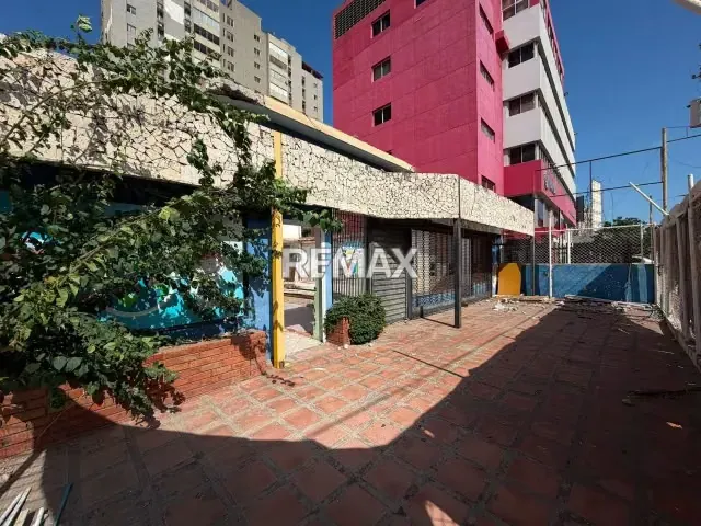 VENDE LOCAL COMERCIAL CALLE 5 DE JULIO CON AV 13 SECTOR 5 DE JULIO