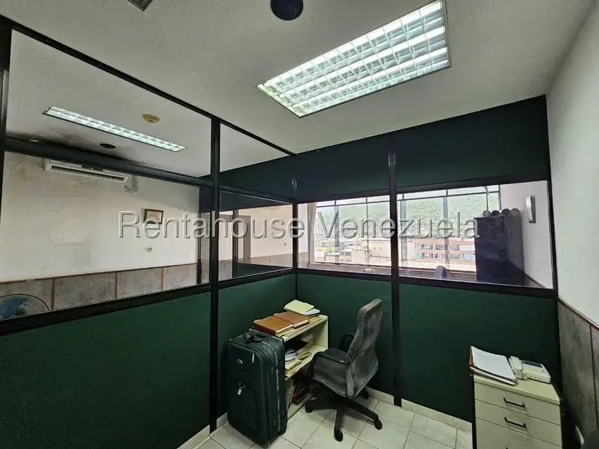 Oficina en Venta en Guarenas, Miranda - 11