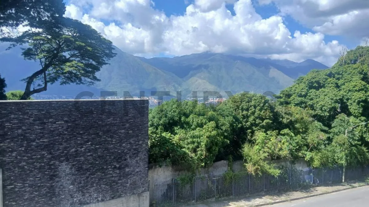 ! ESPECTACULAR QUINTA EN SANTA PAULA !