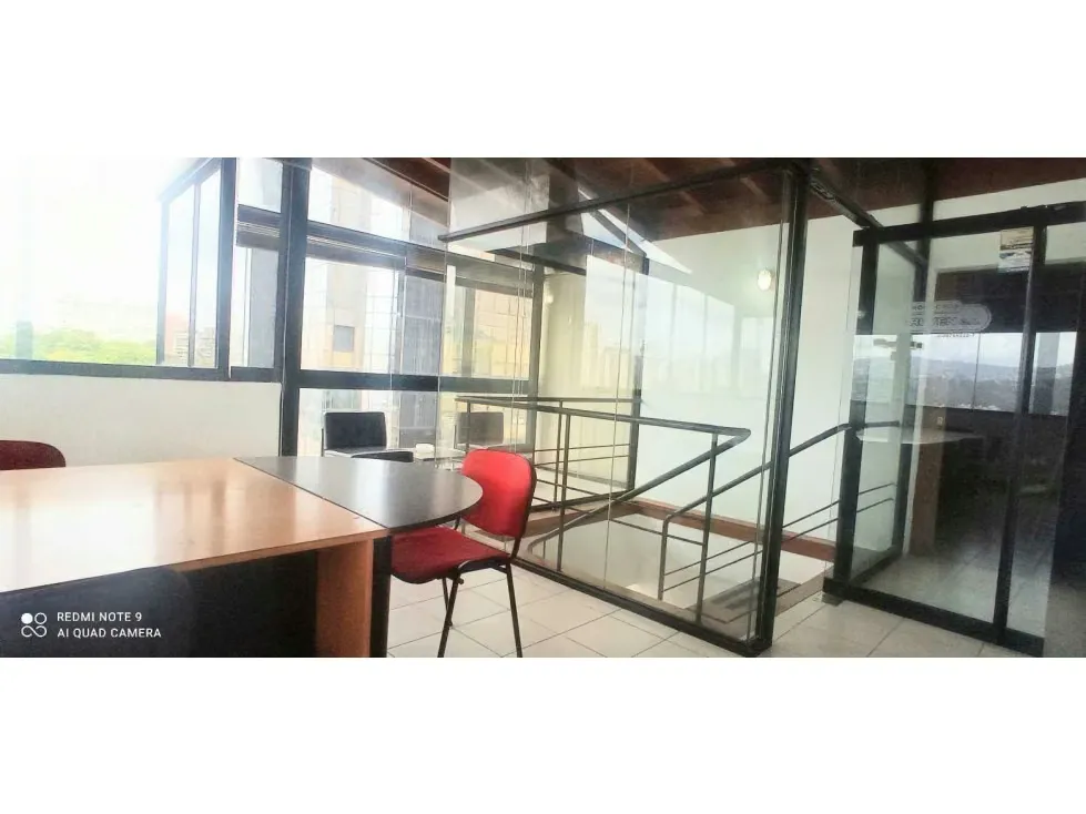Alquilo oficina 160m2 Boleíta Sur 6039