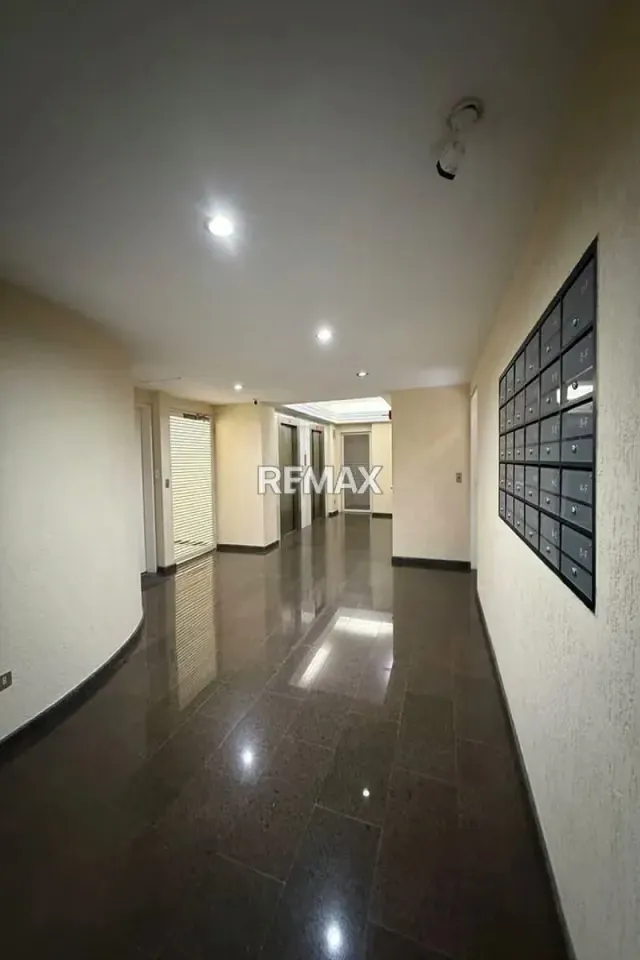 Alquiler de Apartamento en Campo Alegre - 4