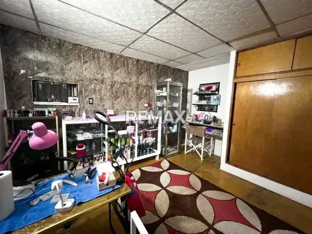 Casa en venta en vereda en la Urbanización San Francisco, Avenida 35 - 11