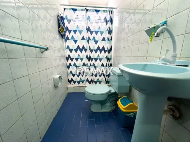Casa en venta en vereda en la Urbanización San Francisco, Avenida 35 - 8