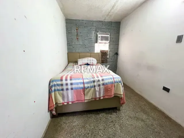 Casa en venta en vereda en la Urbanización San Francisco, Avenida 35 - 10