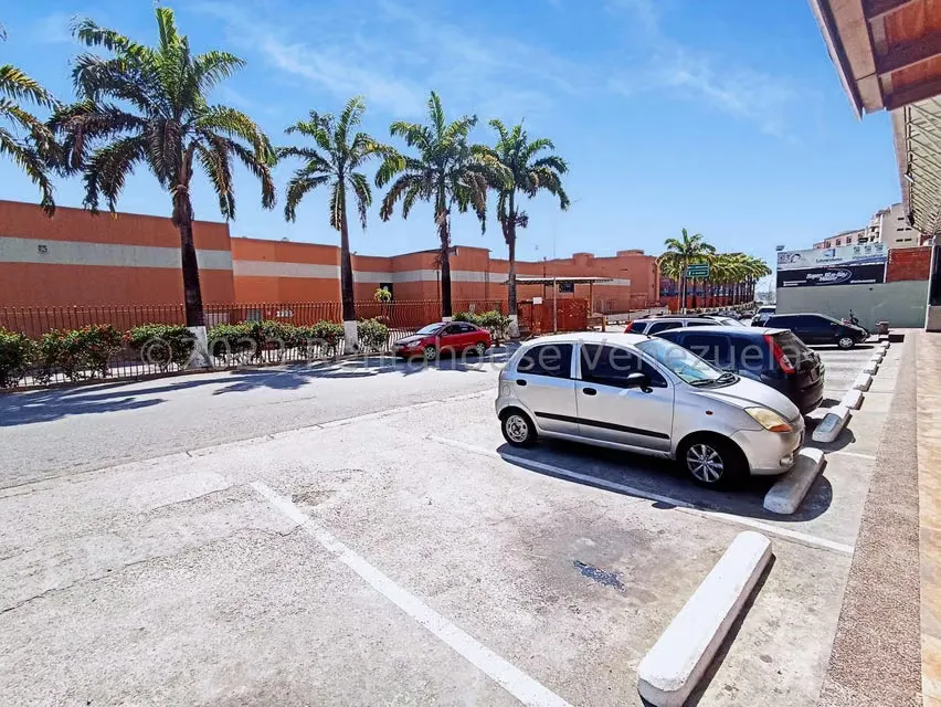 Local Comercial en Venta en Frutas Condominio, Miranda - 3