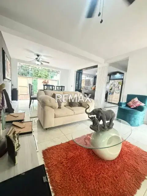 Casa en venta en la urb. Monte Luna