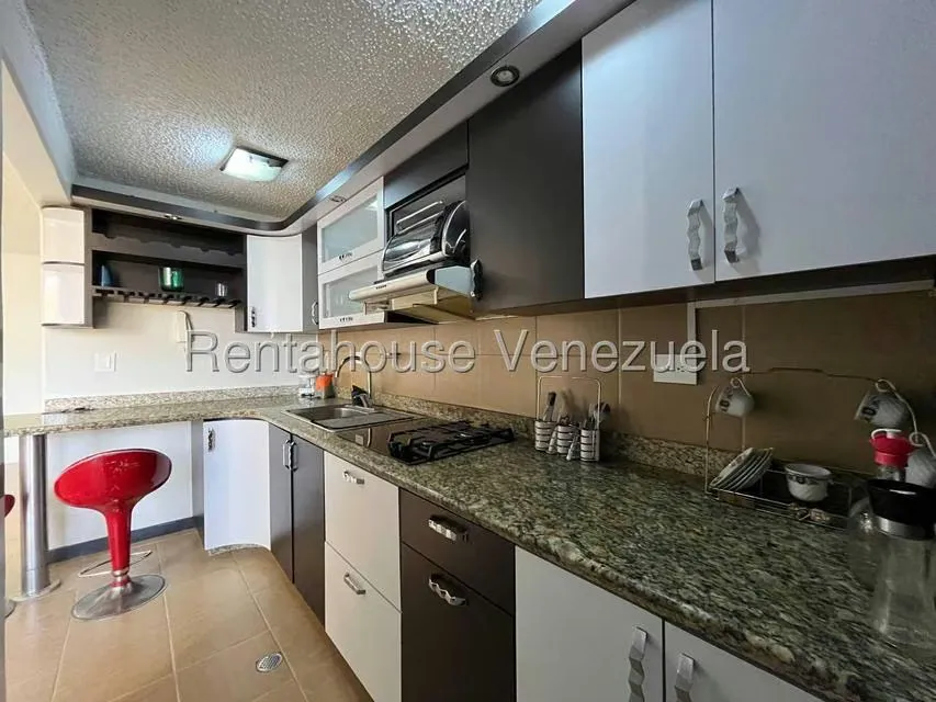 Apartamento (1 Nivel) en Alquiler en Terrazas de Guaicoco, Distrito Metropolitano - 12