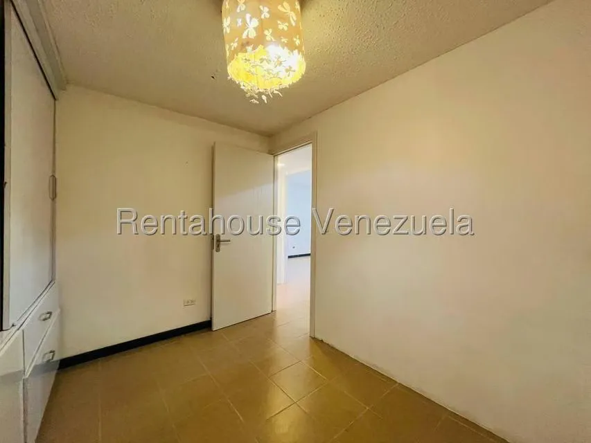 Apartamento (1 Nivel) en Alquiler en Terrazas de Guaicoco, Distrito Metropolitano - 16