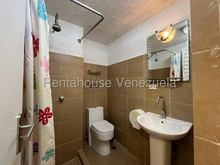 Apartamento (1 Nivel) en Alquiler en Terrazas de Guaicoco, Distrito Metropolitano - 17