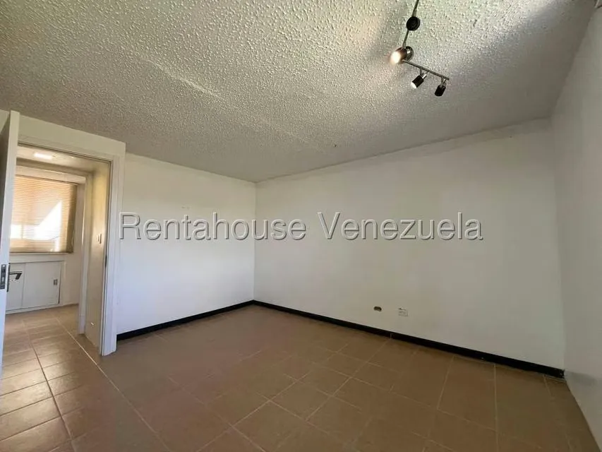Apartamento (1 Nivel) en Alquiler en Terrazas de Guaicoco, Distrito Metropolitano - 22