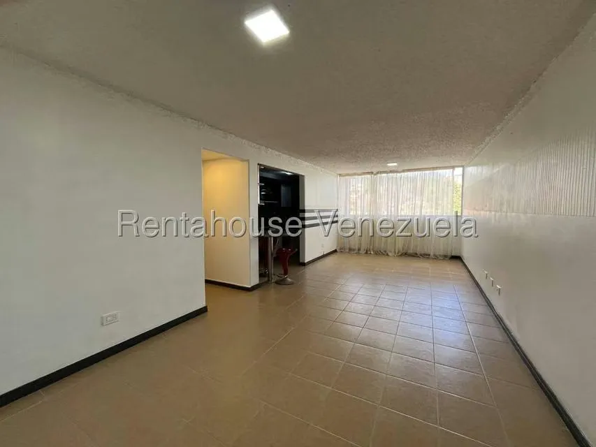 Apartamento (1 Nivel) en Alquiler en Terrazas de Guaicoco, Distrito Metropolitano - 6