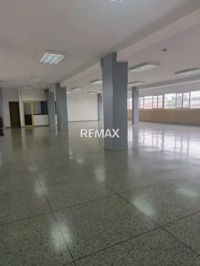 Local Comercial en Alquiler Avenida Andrés Bello Edificio Cofricarsa Zona Centro - Barquisimeto