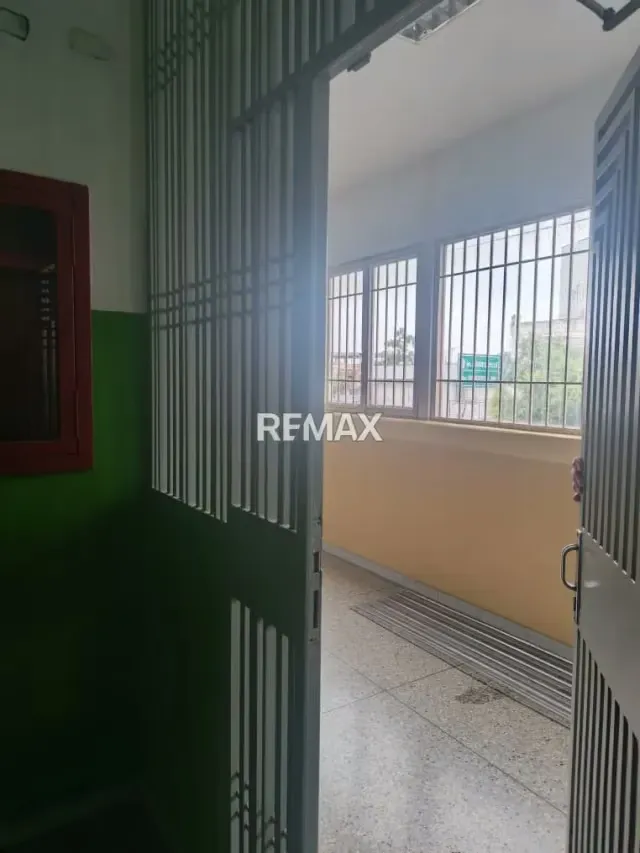 Local Comercial en Alquiler Avenida Andrés Bello Edificio Cofricarsa Zona Centro - Barquisimeto - 2