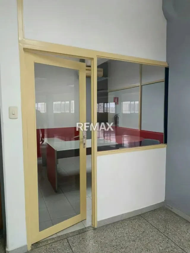 Local Comercial en Alquiler Avenida Andrés Bello Edificio Cofricarsa Zona Centro - Barquisimeto - 6